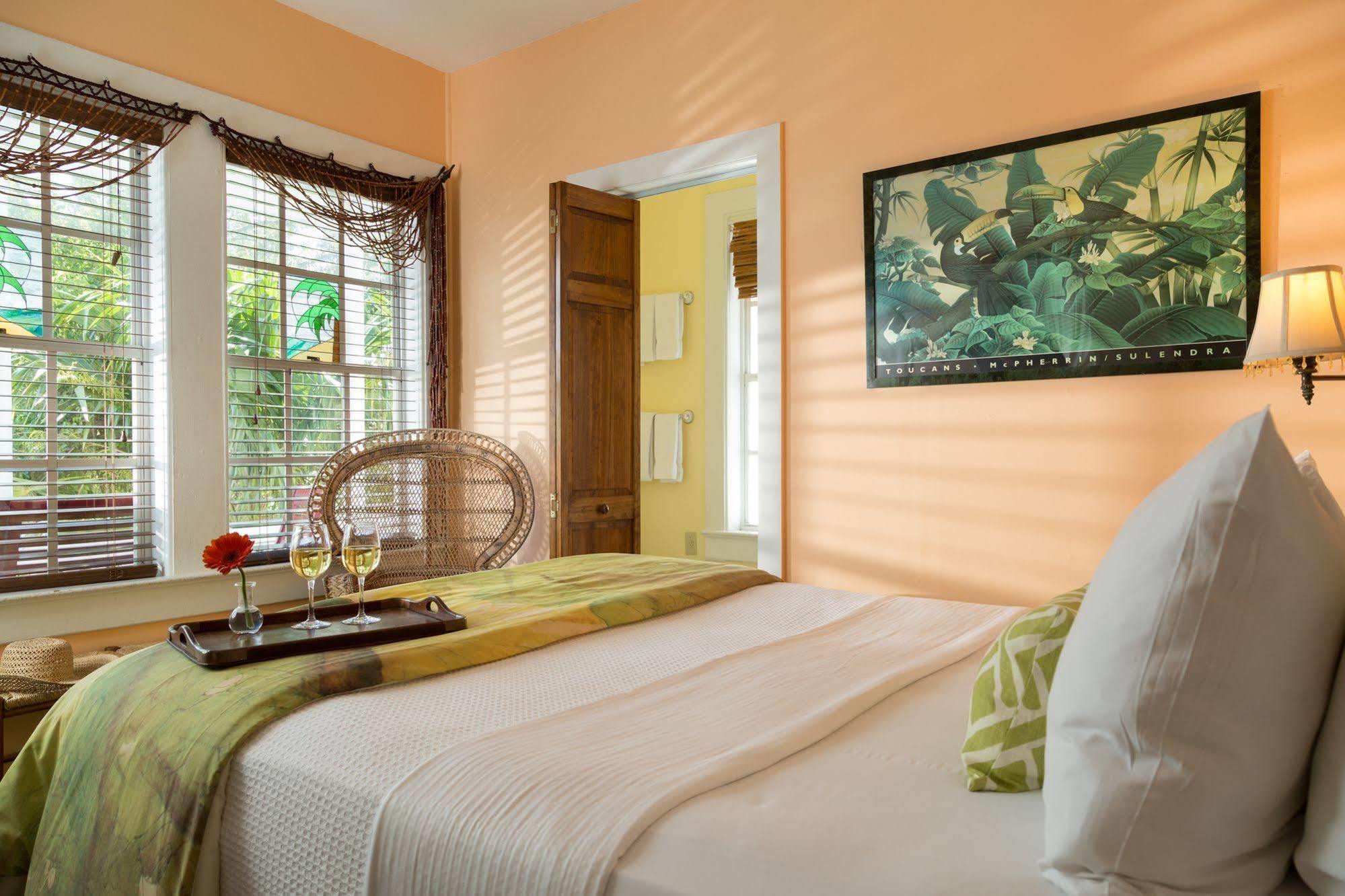 Tropical Inn Key West Bagian luar foto