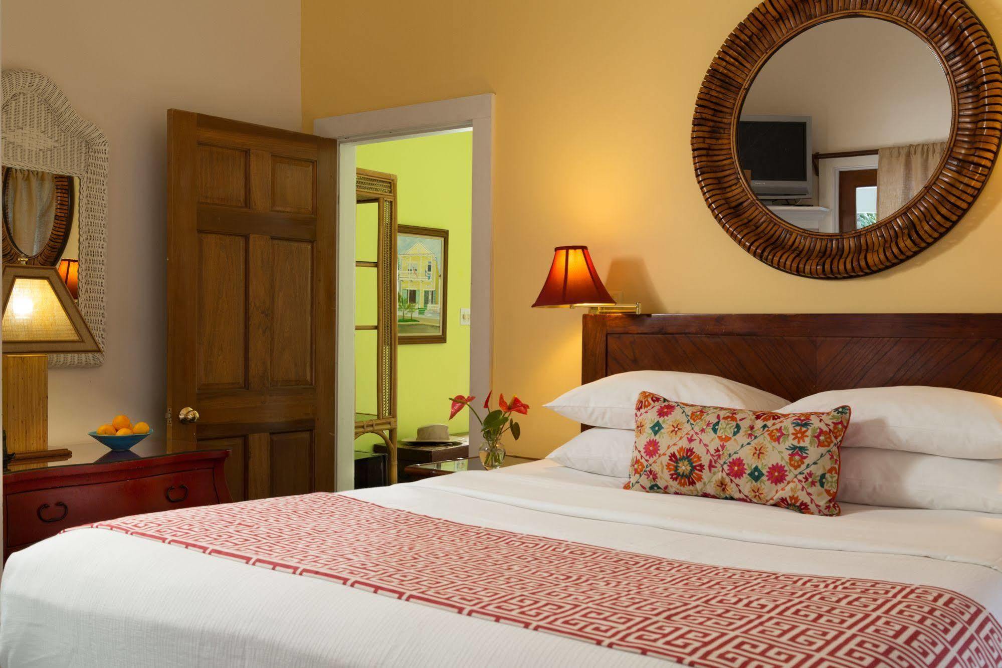 Tropical Inn Key West Bagian luar foto