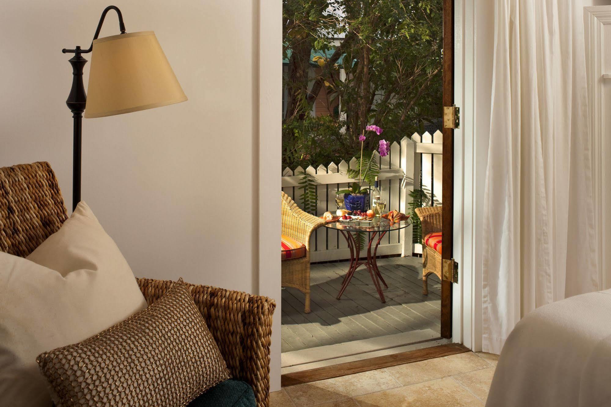 Tropical Inn Key West Bagian luar foto