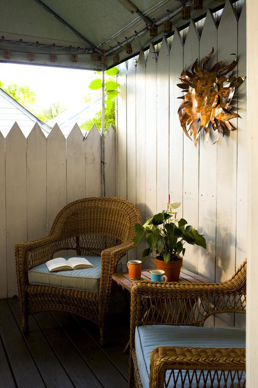 Tropical Inn Key West Bagian luar foto